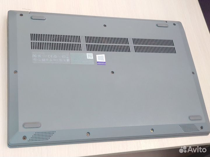 Мощный ноутбук ryzen 3 3200/8gb ddr4/vega 3/SSD