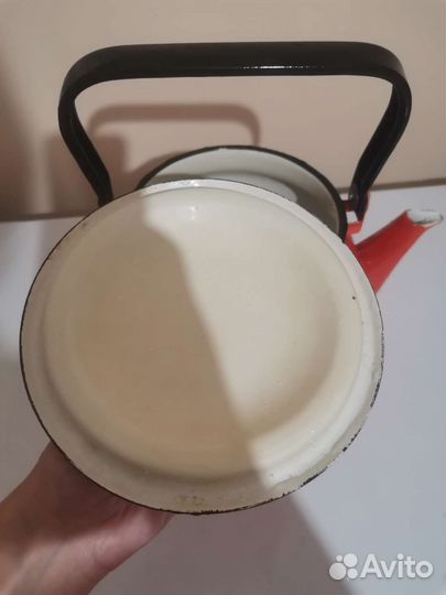 Чайник эмалированный металлический красный