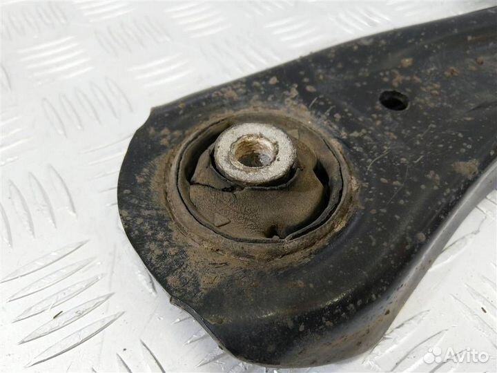 Рычаг передний правый Skoda Rapid