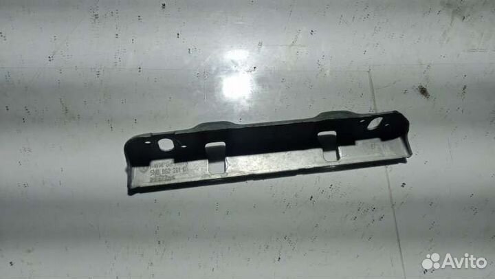 Кронштейн Volkswagen Tiguan