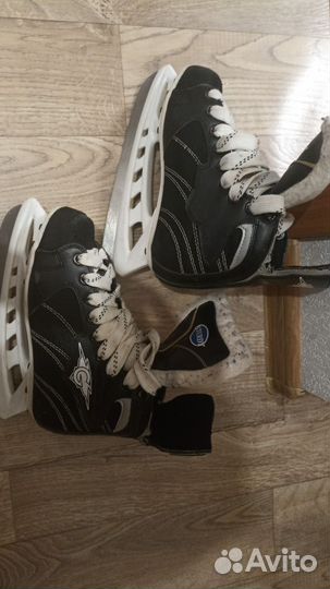 Коньки хоккейные