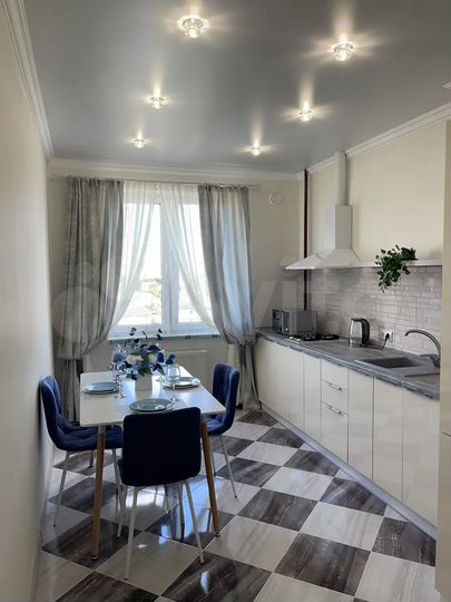 2-к. квартира, 65 м², 7/10 эт.