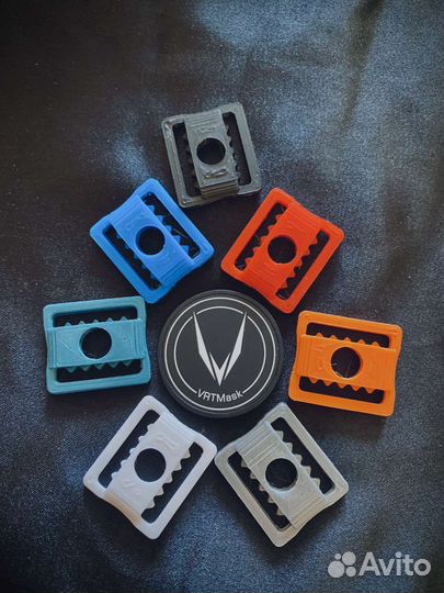 Клипсы застежки на шлем вратарский