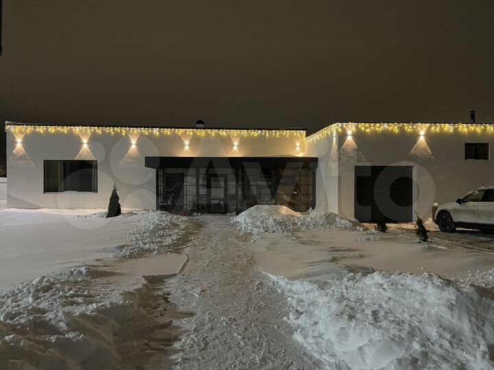 Коттедж 255 м² на участке 10 сот.