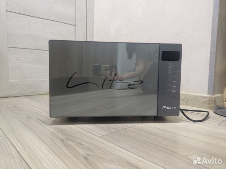 Микроволновая печь Pioneer, 700 Вт, 20 л
