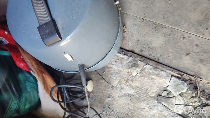 Пылесос советский Вихрь 6 м