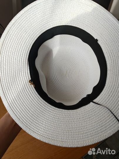 Женская шляпа классическая стильная белая
