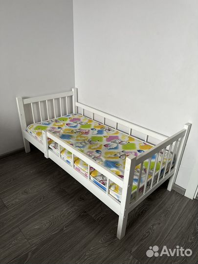 Продается детская кровать с матрасом