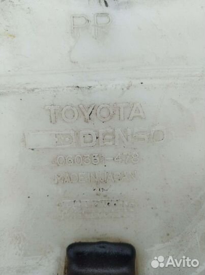 Бачок омывателя Тойота Карина