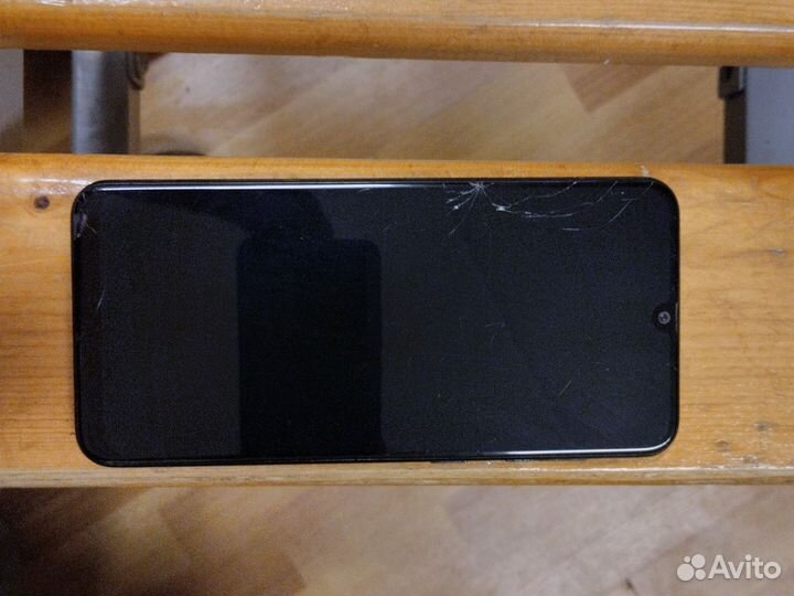 Samsung Galaxy A50, 4/64 ГБ