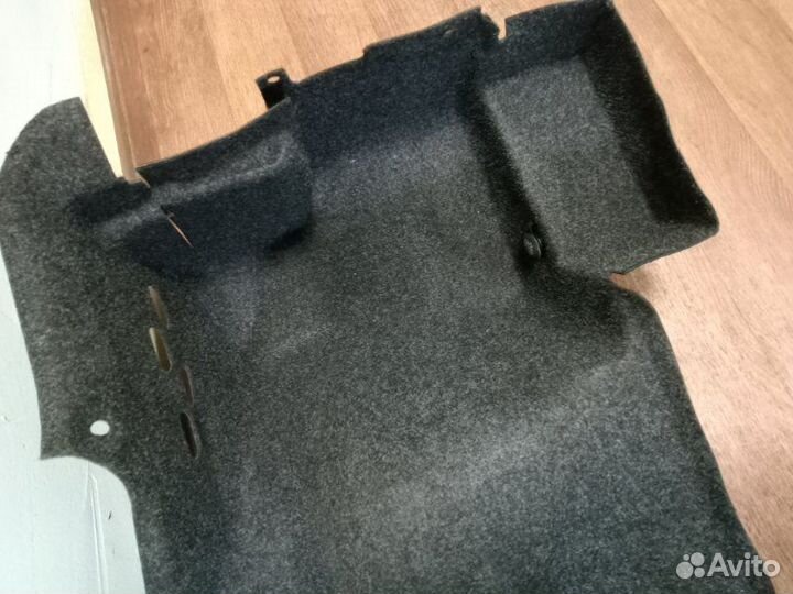 Обшивка багажника задняя правая Volkswagen Passat