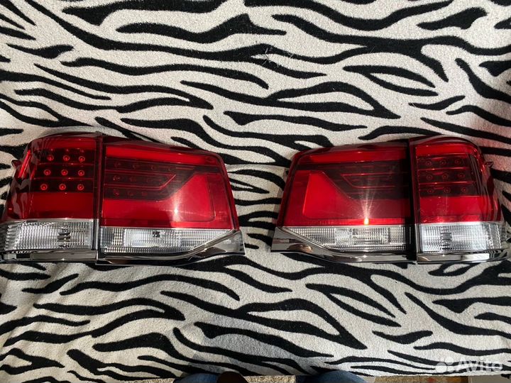 Фонари Toyota Land Cruiser 200 2015-2021