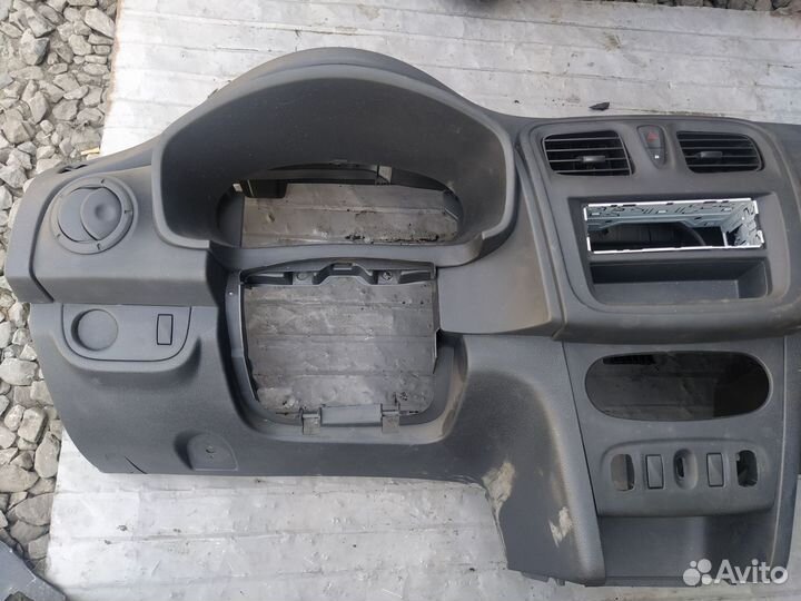 Торпедо Renault Logan, 1,6 мт