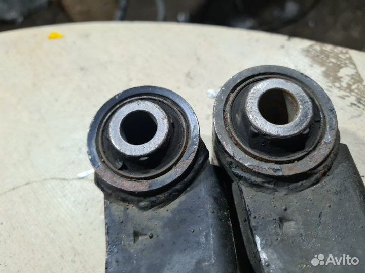 Рычаг поперечный Nissan X-Trail T31