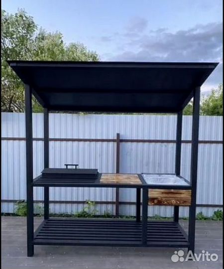 Мангал с крышей