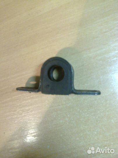 Реактивные опоры. Опора реактивной тяги. Опора тяги кулисы ваз ока 1111. Опора реактивной тяги. Втулка реактивной тяги ока.