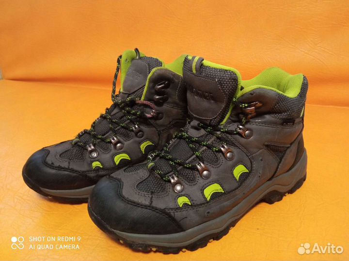 Кроссовки детские