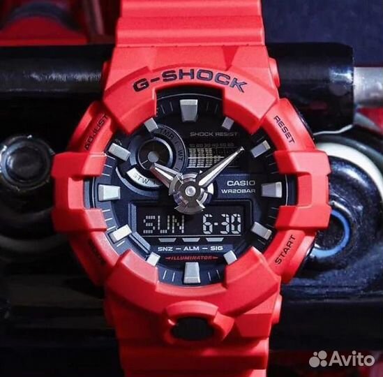 Часы Casio G-Shock GA-700-4A