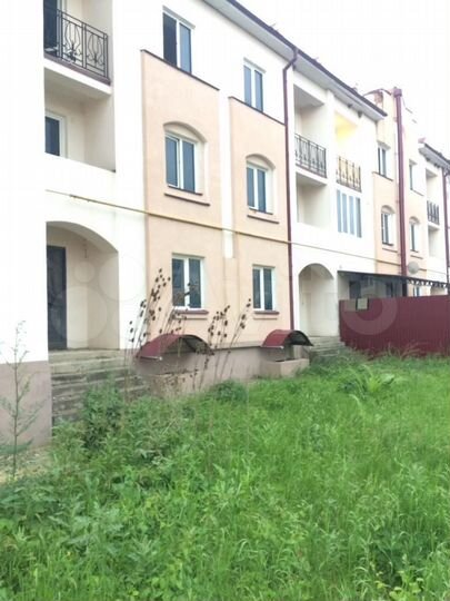 Коттедж 305 м² на участке 6 сот.