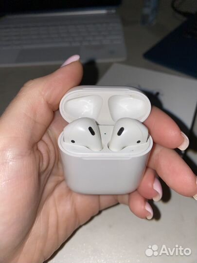 Наушники Airpods