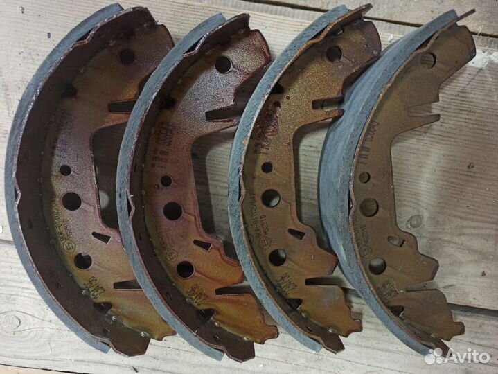 Комп. барабанных торм. колодок Кия Карнивал