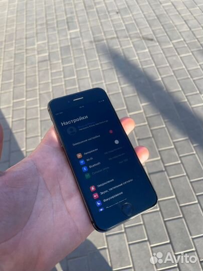 iPhone 8, 64 ГБ