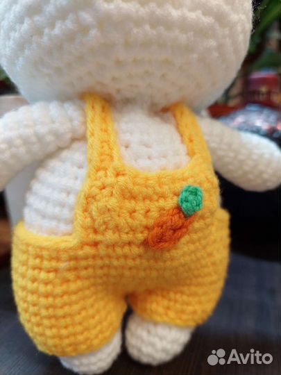 Вязанная игрушка Заяц Зайка