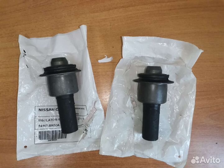 Сайлентблоки подрамника задние Кашкай j10