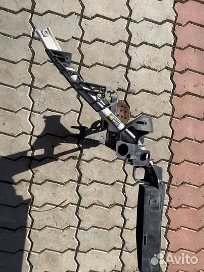 Поперечина передняя A2466200234