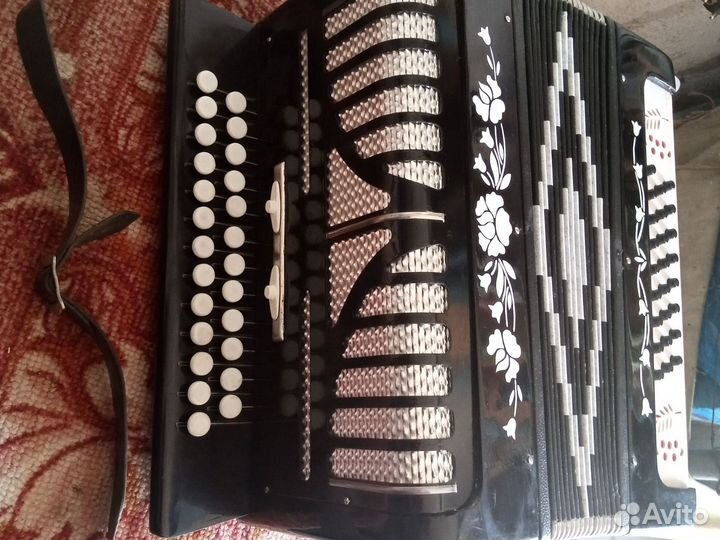 Баяны, гармони