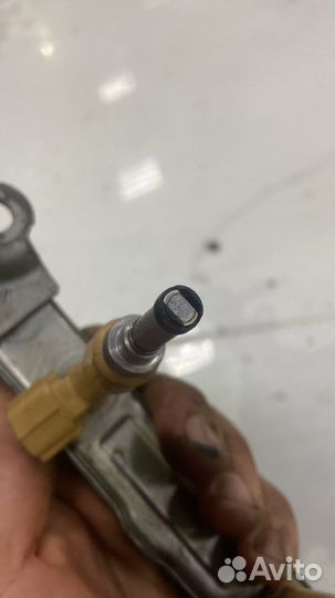 Топливная рампа с форсунками