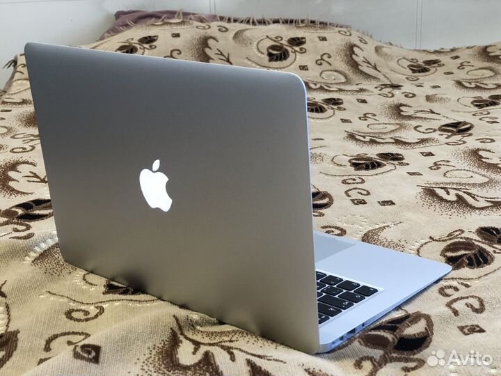 MacBook Air (13-inch, Early 2015)