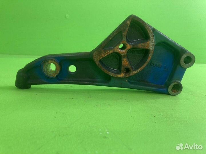 Кронштейн крепления volvo FH13