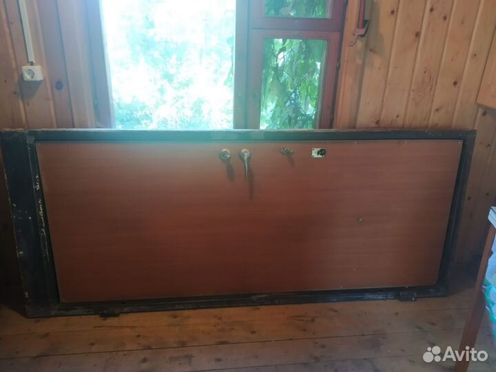 Дверь входная металлическая левая бу