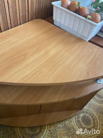 Тумбочка угловая