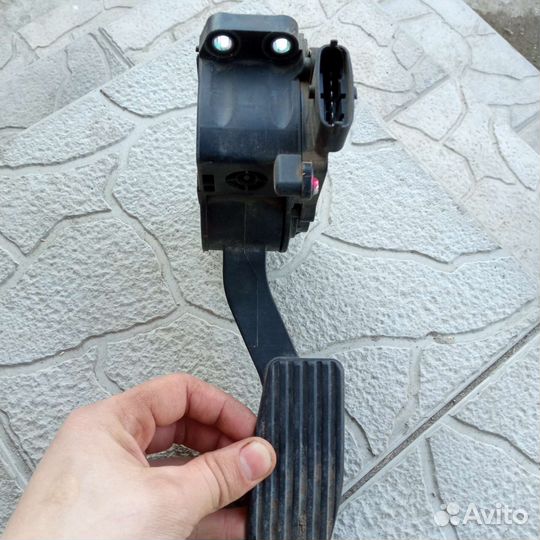 Электронная педаль газа kalina