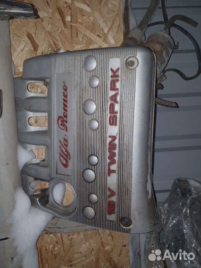 Крышка на двигателе альфа Ромео 145