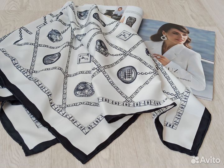 Белый платок Fendi ручной край 3 цв