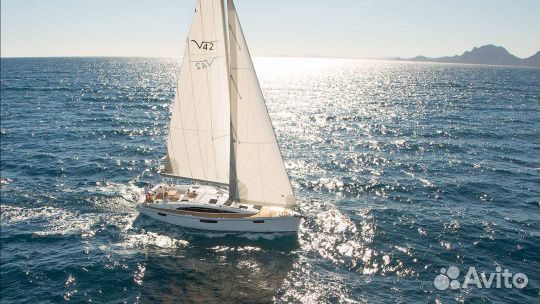 Морские прогулки на яхте в сочи