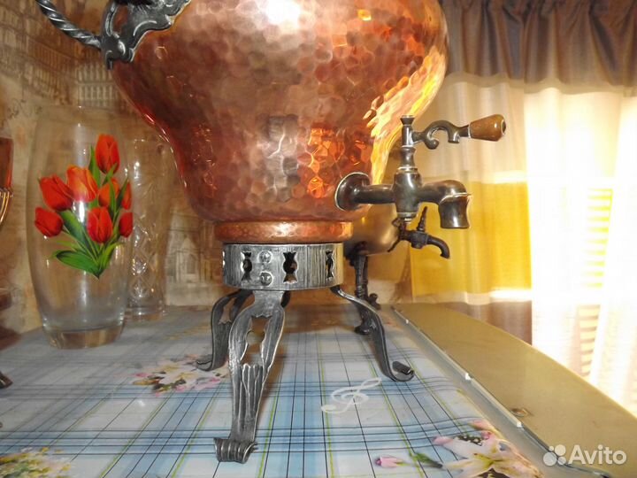 Интересный самовар. Горит как золото