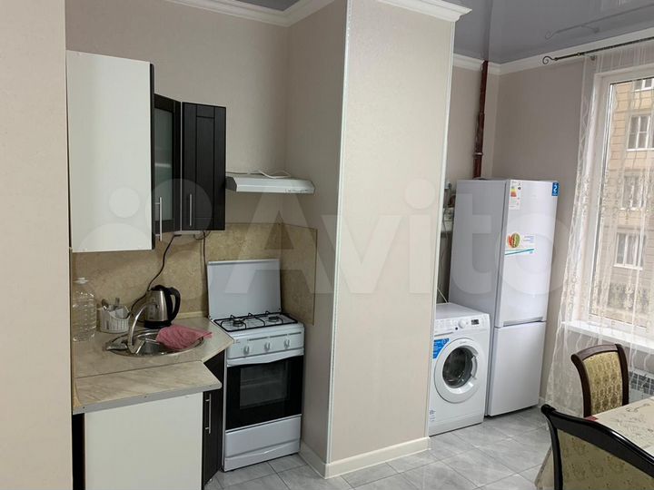 2-к. квартира, 65 м², 3/9 эт.