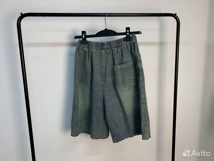 Женские джинсовые шорты на резинке