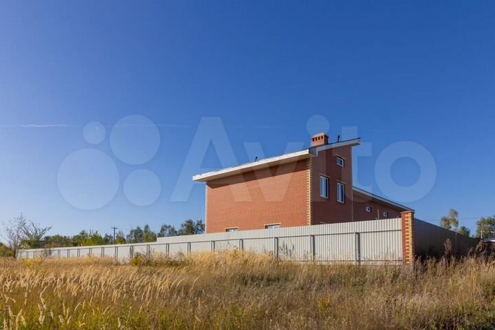 Дом 411 м² на участке 15 сот.