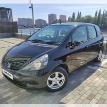 Honda Jazz 1.3 CVT, 2004, 208 000 км, с пробегом, цена 640 000 руб.