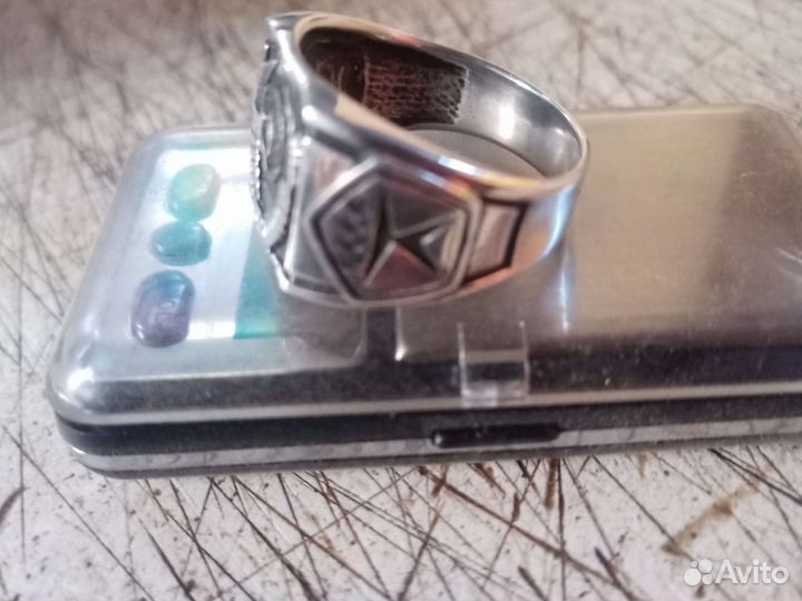 Продам кольцо серебро печатка