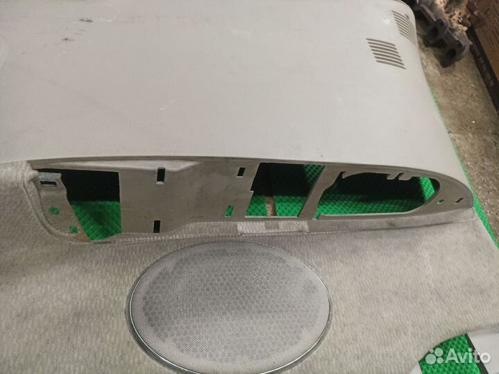 Обшивка багажника правая Kia Carnival 2002-2006