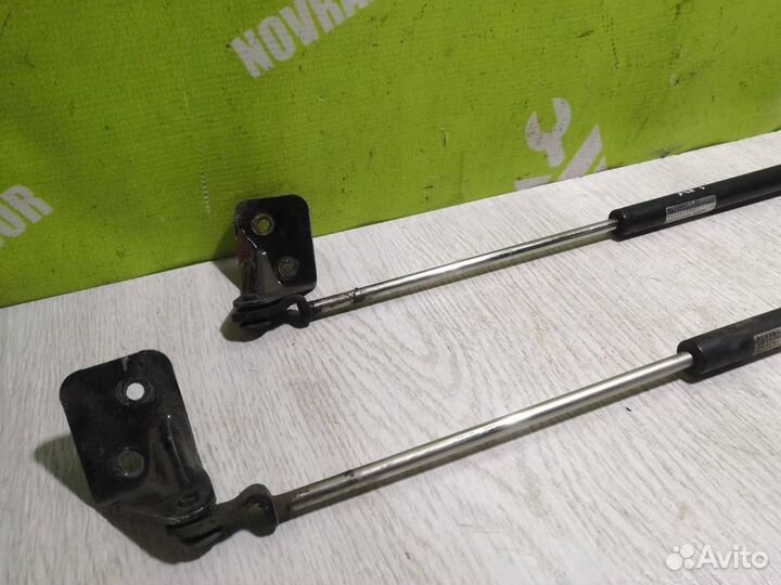 Амортизатор двери багажника Сузуки Балено 98-07