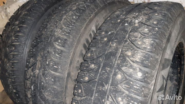 Bridgestone Ice Cruiser 7000 215/70 R16 100