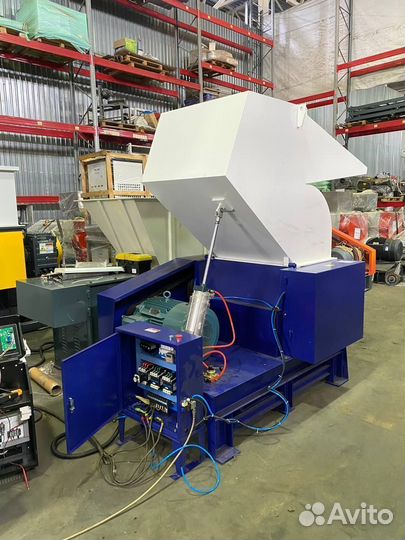 Дробилка для пластика, 600 кг/ч XFS-800