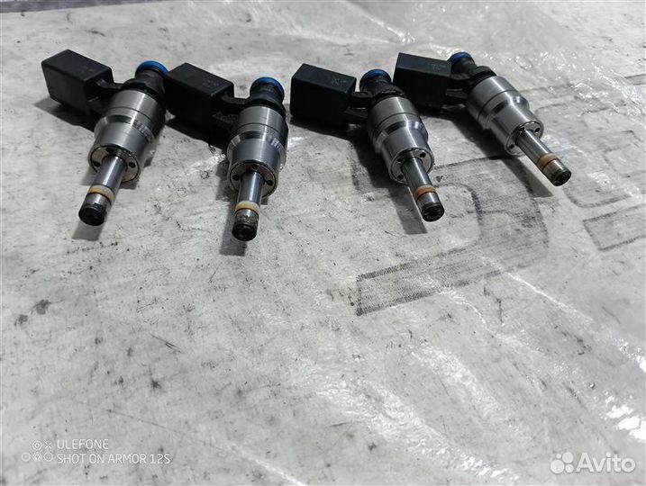 Форсунка топливная Volkswagen Passat B6 2.0 BVY